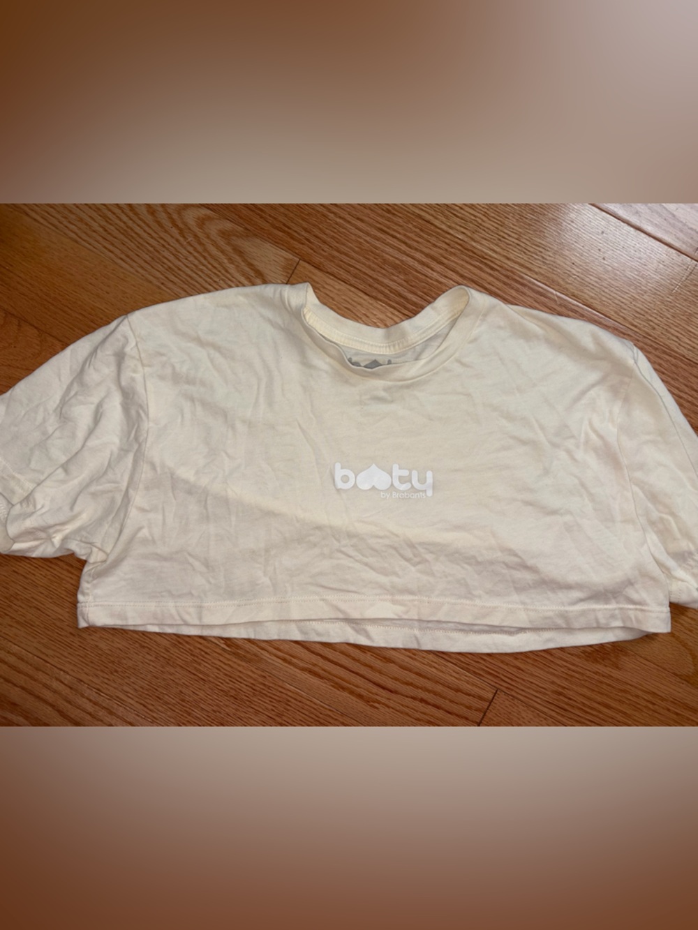 Booty by Brabants Cream Cropped Short Sleeve Tee